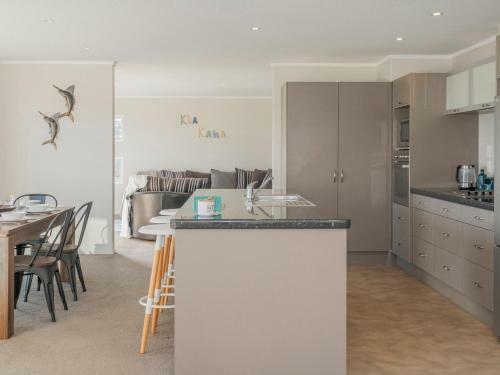 Ohuka Lookout - Whitianga Holiday Home