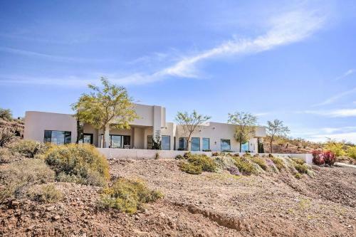 Phoenix Hillside Home With Patio, Grill, Views!