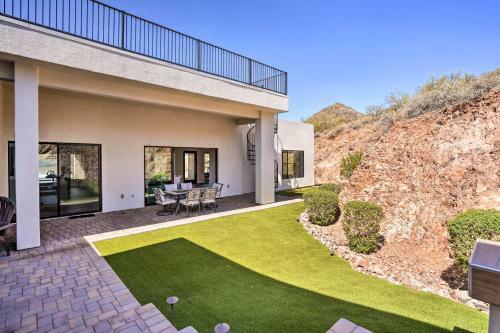 Phoenix Hillside Home With Patio, Grill, Views!