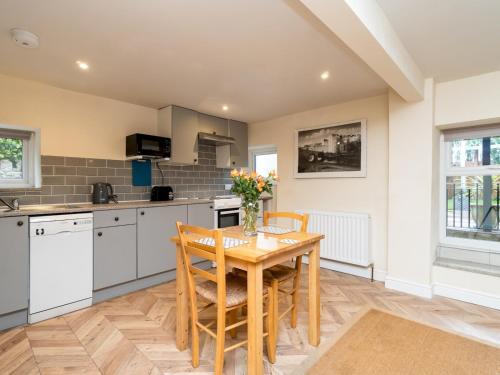 Pass The Keys Lovely 1 Bed Apartment With Free Parking