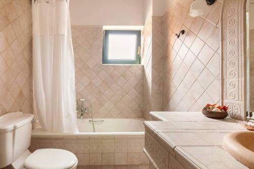 Luxury Villa In Agios Nikolaos With Private Pool
