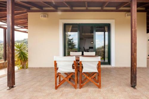 Luxury Villa In Agios Nikolaos With Private Pool