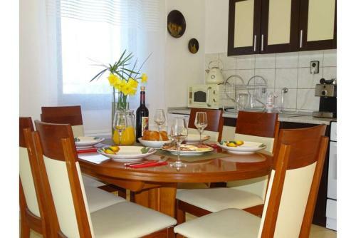 Iva Holiday Home