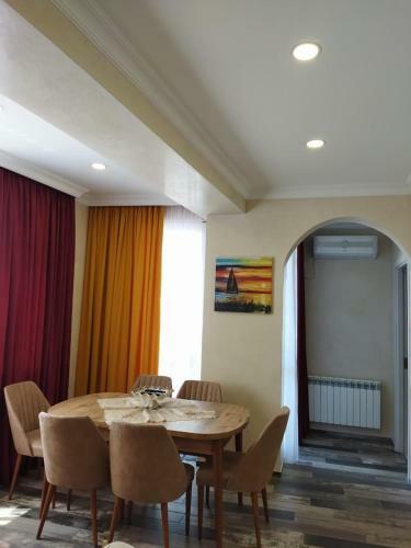 Deluxe Apartment Near Beach