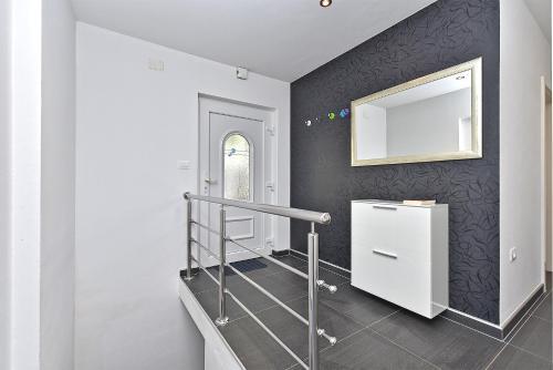 Apartments By The Sea 2152