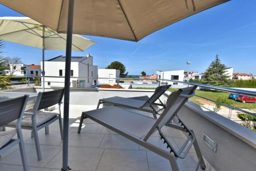 Apartments By The Sea 2152