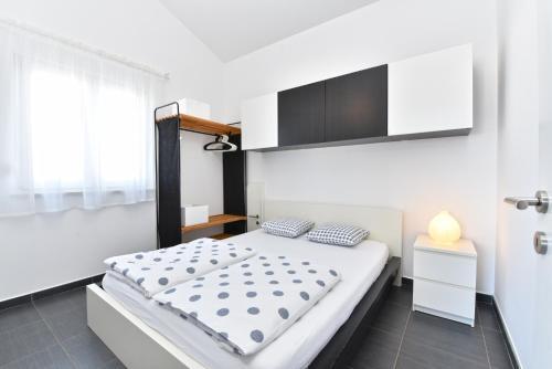 Apartments By The Sea 2152