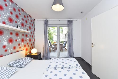 Apartments By The Sea 2152