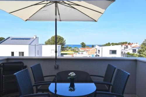 Apartments By The Sea 2152