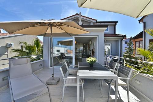 Apartments By The Sea 2152