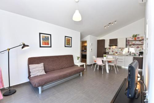 Apartments By The Sea 2152