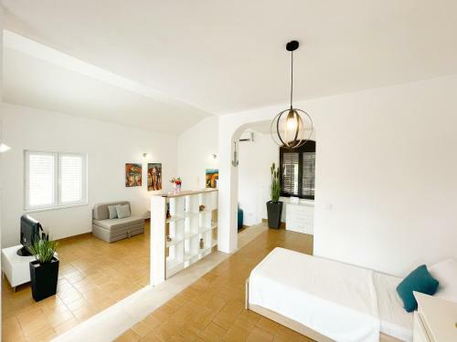 Spacious Apartment Amaros