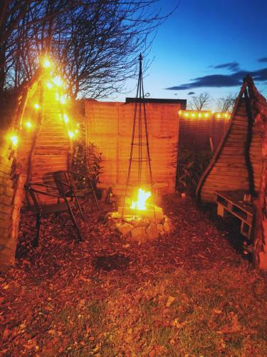 Hostal Private Room, Hottub And Glamping Experience