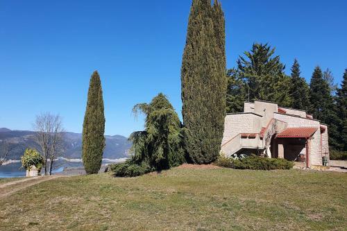 Al Lago Incantato Villa With Pool