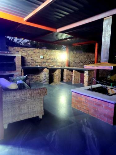 Cheerful 4 Bedroom House With Heated Pool, Jacuzzi