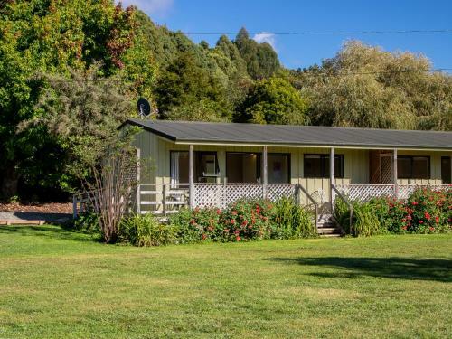 Kowhai Cottage - Marahau Holiday Unit