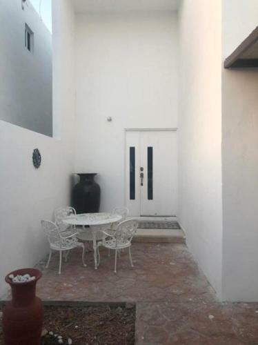 Cheli House