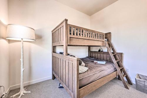 Apartamento Luxe Retreat With Rooftop Less Than Half Mi To Beach!