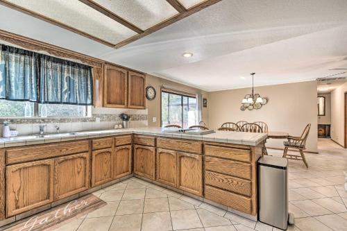 Rustic Groveland Home Private Hot Tub And Deck