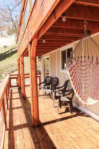 Lakeview Haus- Easy Access Modern Mountain Getaway