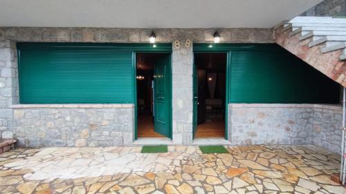 Traditional Cozy Apartment In Livadi Parnassos (2)+(3)