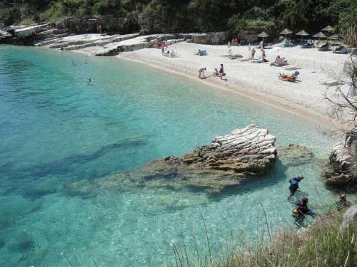 Corfu In Kassiopi's Castle Apartment By Sea Side