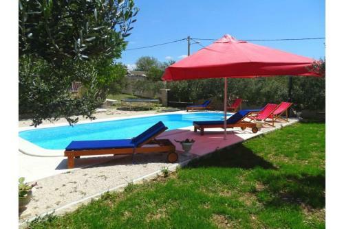 Apios Holiday Home