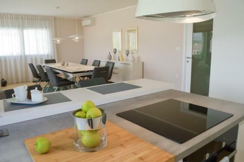 Rova Apartment