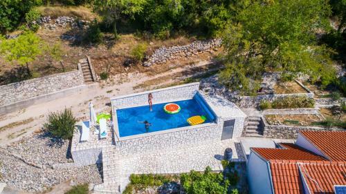 Charmy Stone Villa Karla