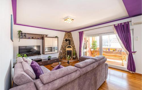 Beautiful Apartment In Posedarje With Wifi And 4 Bedrooms