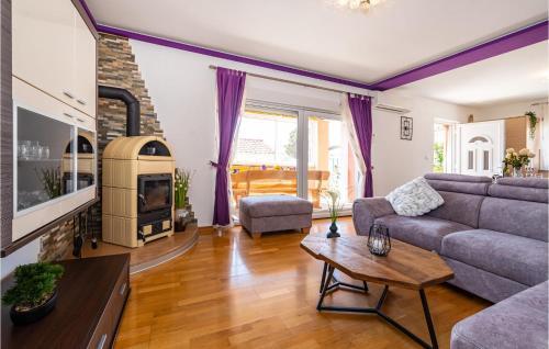 Beautiful Apartment In Posedarje With Wifi And 4 Bedrooms
