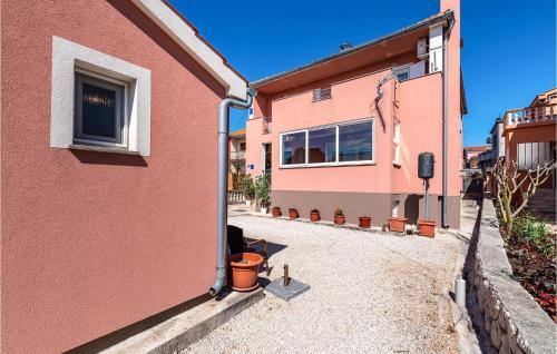 Beautiful Apartment In Posedarje With Wifi And 4 Bedrooms