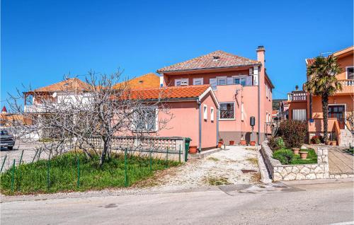 Beautiful Apartment In Posedarje With Wifi And 4 Bedrooms