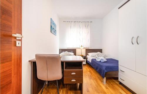 Beautiful Apartment In Posedarje With Wifi And 4 Bedrooms