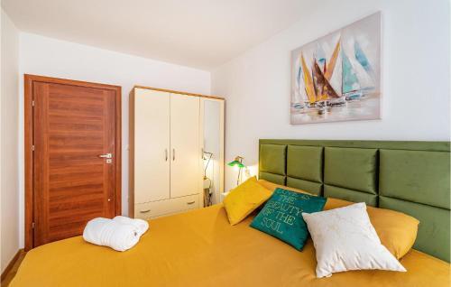 Beautiful Apartment In Posedarje With Wifi And 4 Bedrooms