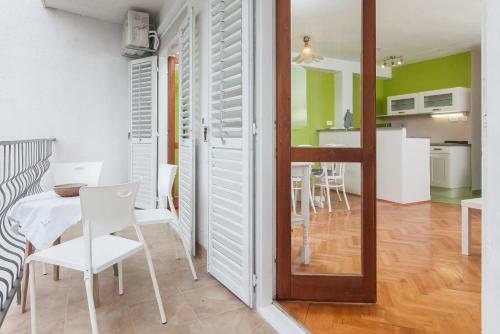 Vega Apartments