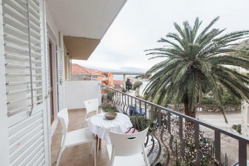Vega Apartments