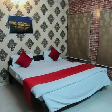 Collection O 87429 Hotel Rajwada Palace