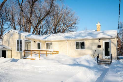 62 Wildwood Park East