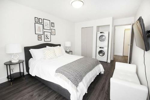 Apartamento Luxurious One-bedroom With In Suite Laundry And Parking!
