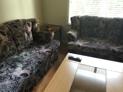 Hostal Decent Location Home