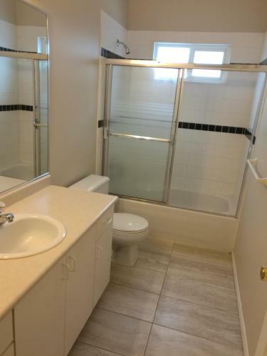 Hostal Decent Location Home