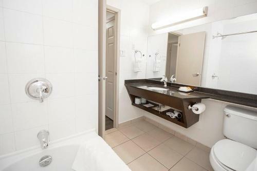 One Bedroom Unit With In Suite Laundry And Parking