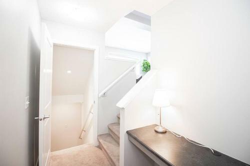 Bright & Modern 4bed 2bath Townhouse With Parking