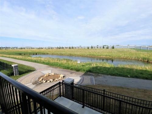 Apartamento Serene 2 Bedroom Condo With Balcony And Lakeview