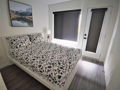 Apartamento Serene 2 Bedroom Condo With Balcony And Lakeview