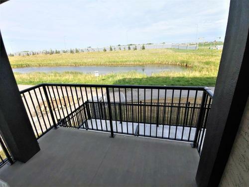 Apartamento Serene 2 Bedroom Condo With Balcony And Lakeview