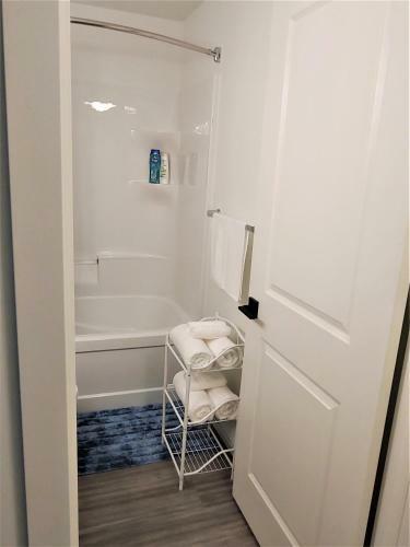 Apartamento Serene 2 Bedroom Condo With Balcony And Lakeview