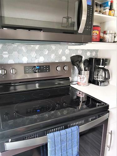 Apartamento Serene 2 Bedroom Condo With Balcony And Lakeview