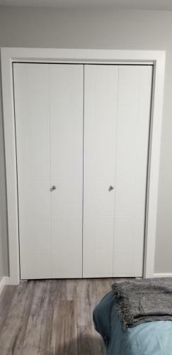 Luxurious 2 Bedroom Basement Suite